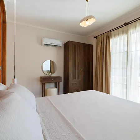 Veranda House Goecek Asar